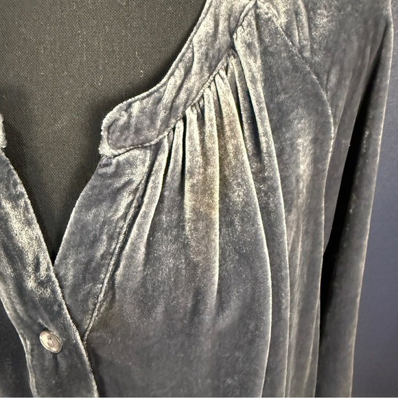 J. Jill Silver Gray Rayon & Silk Velvet Blouse, Size Medium - Picture 10 of 11
